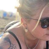rubia-curvy